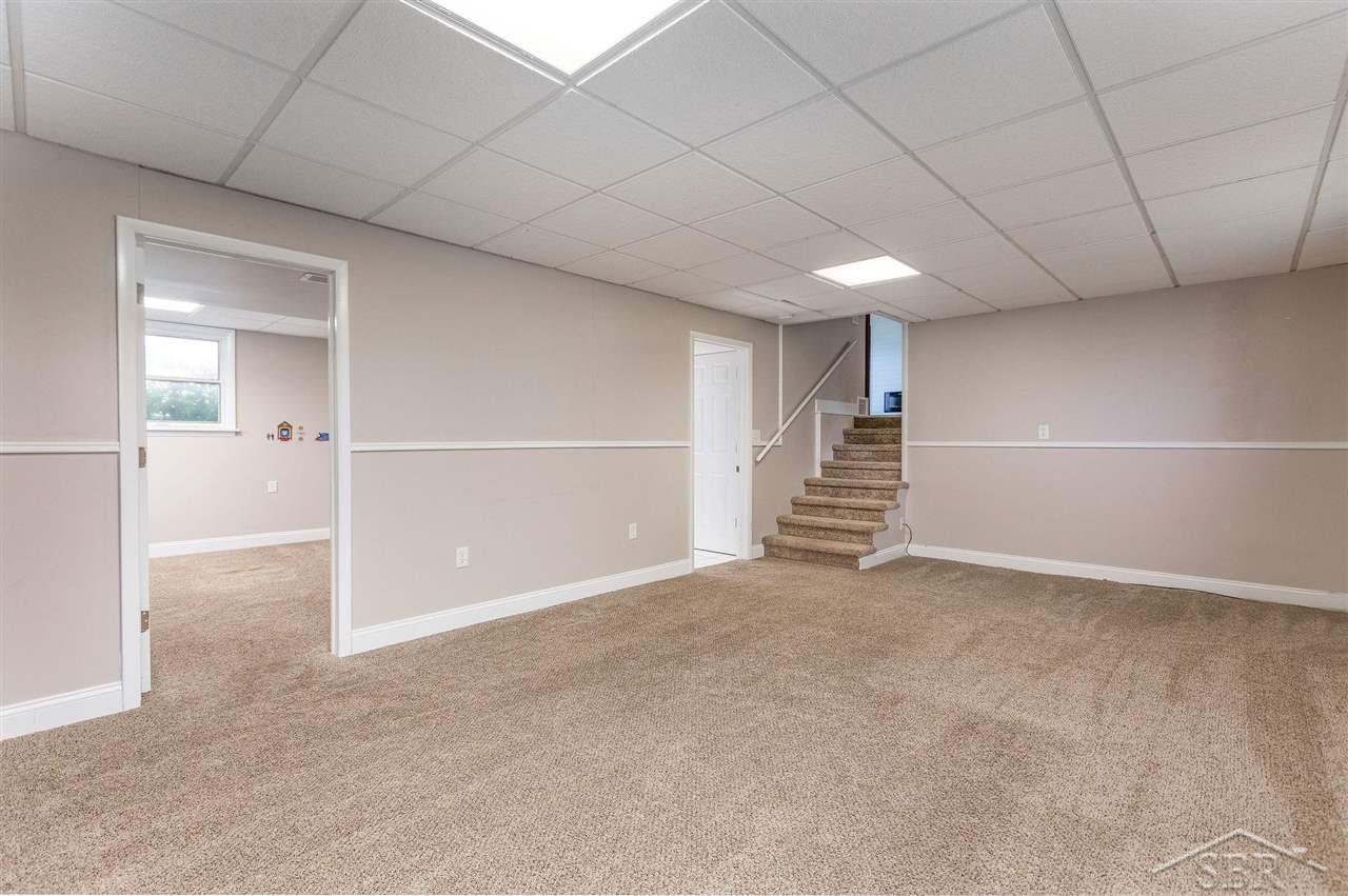1975 North Graham Road Freeland, MI 48623 - Photo 19 of 30 Family Room