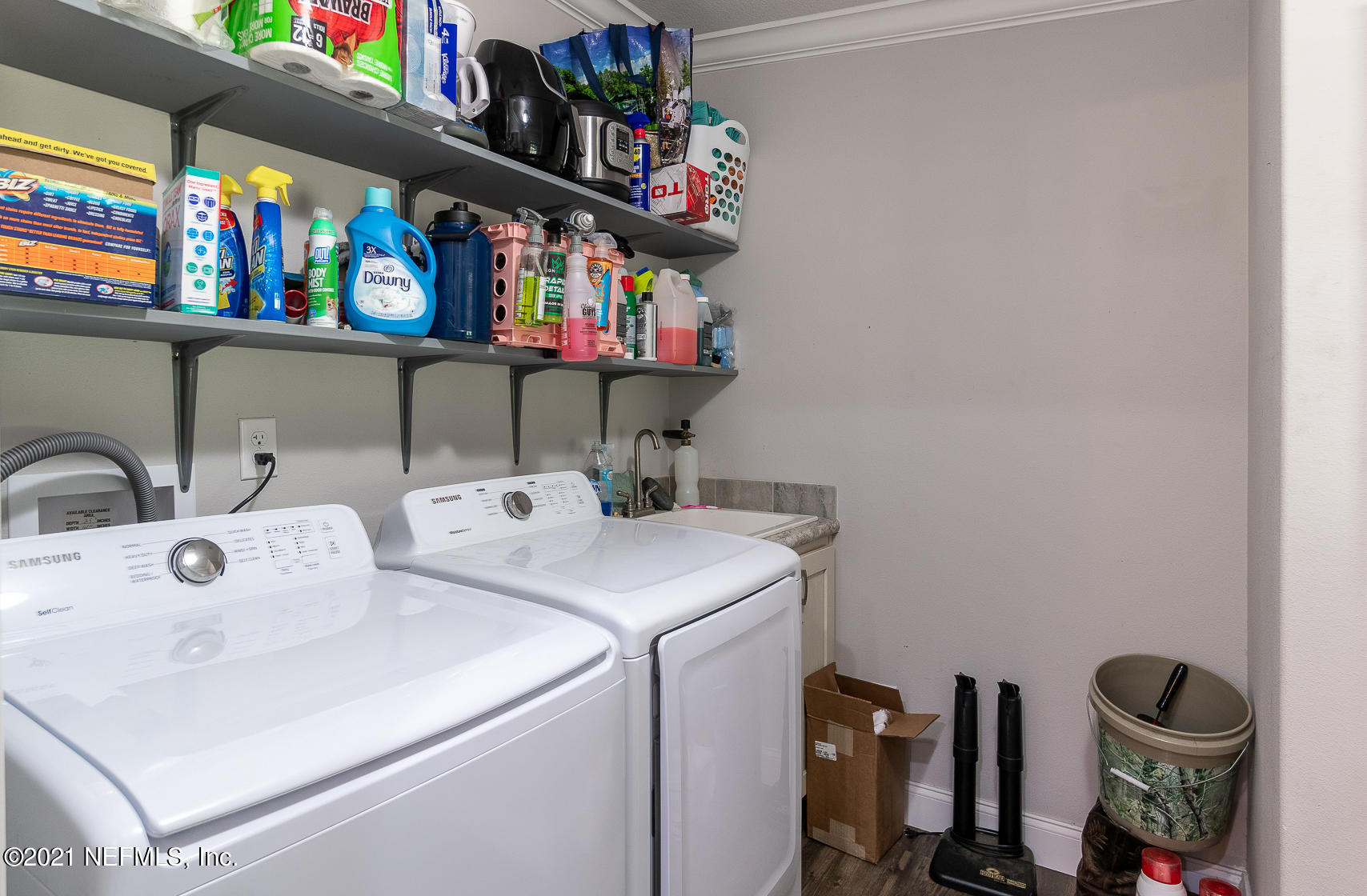 8020 Breezy Point Road Melrose, FL 32666 - Photo 16 of 39 Laundry