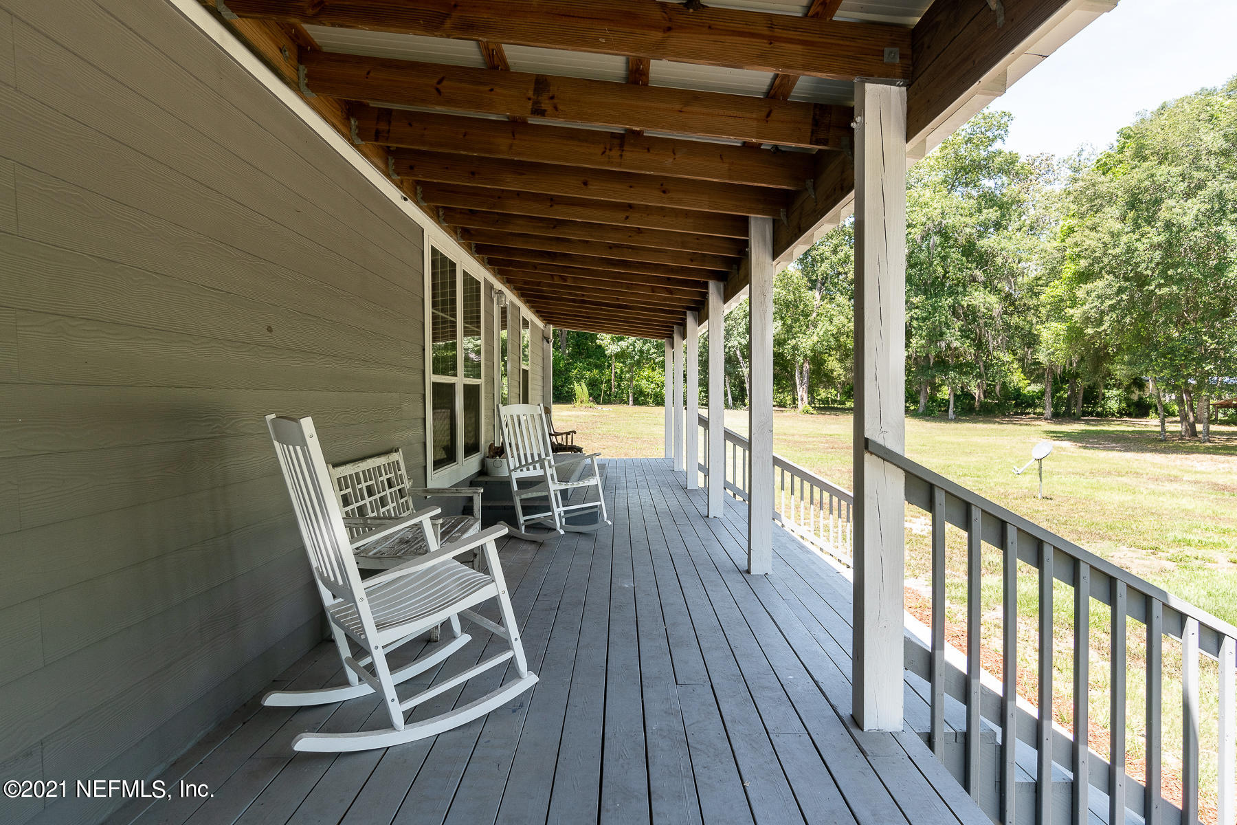 8020 Breezy Point Road Melrose, FL 32666 - Photo 25 of 39 Ext Front Porch b