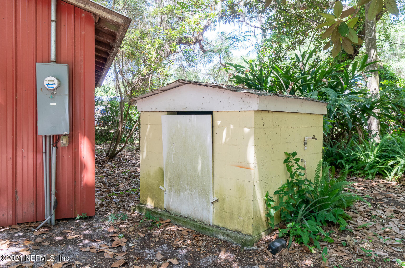 8020 Breezy Point Road Melrose, FL 32666 - Photo 34 of 39 Ext Pump House