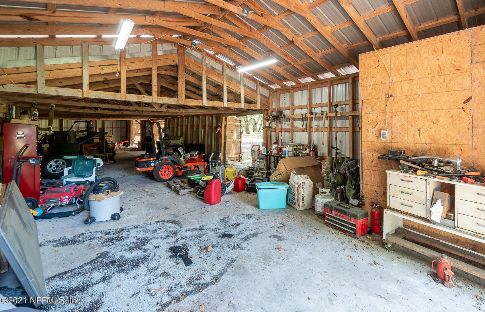 8020 Breezy Point Road Melrose, FL 32666 - Photo 38 of 39 Barn a