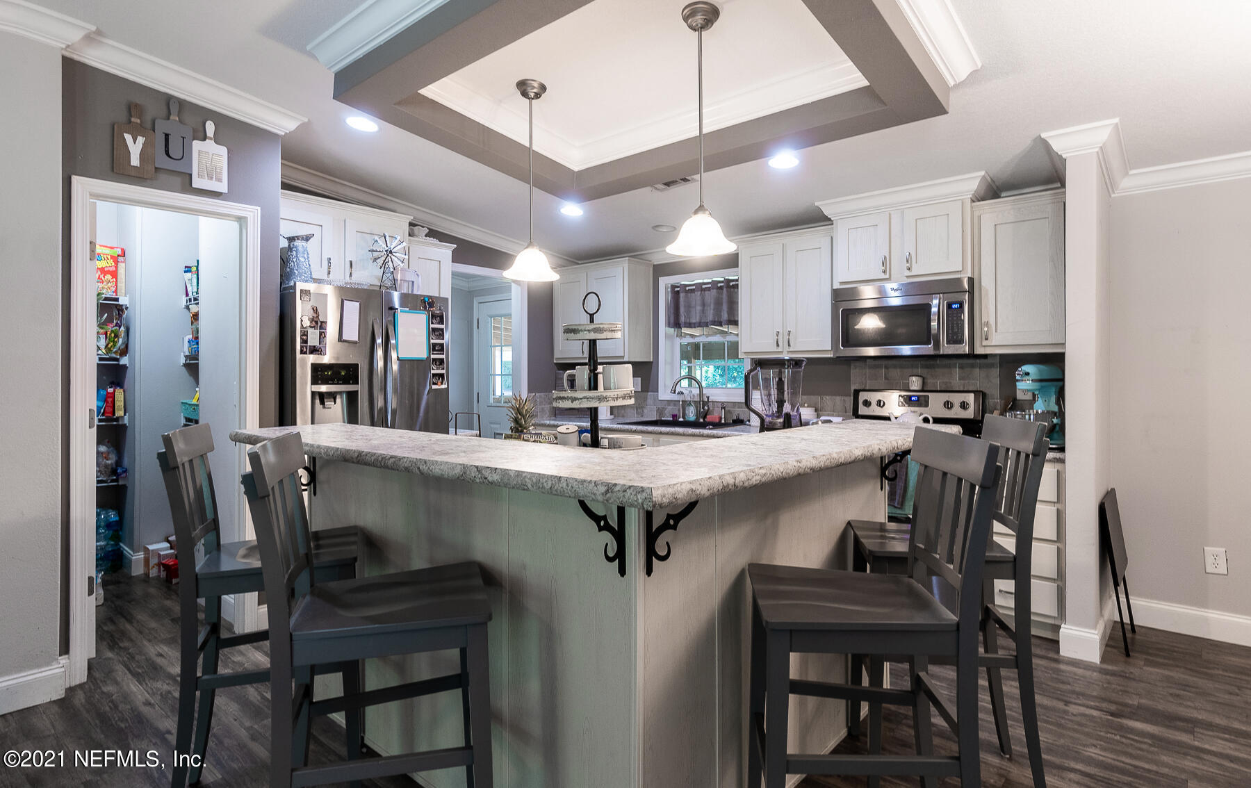 8020 Breezy Point Road Melrose, FL 32666 - Photo 8 of 39 Breakfast Bar