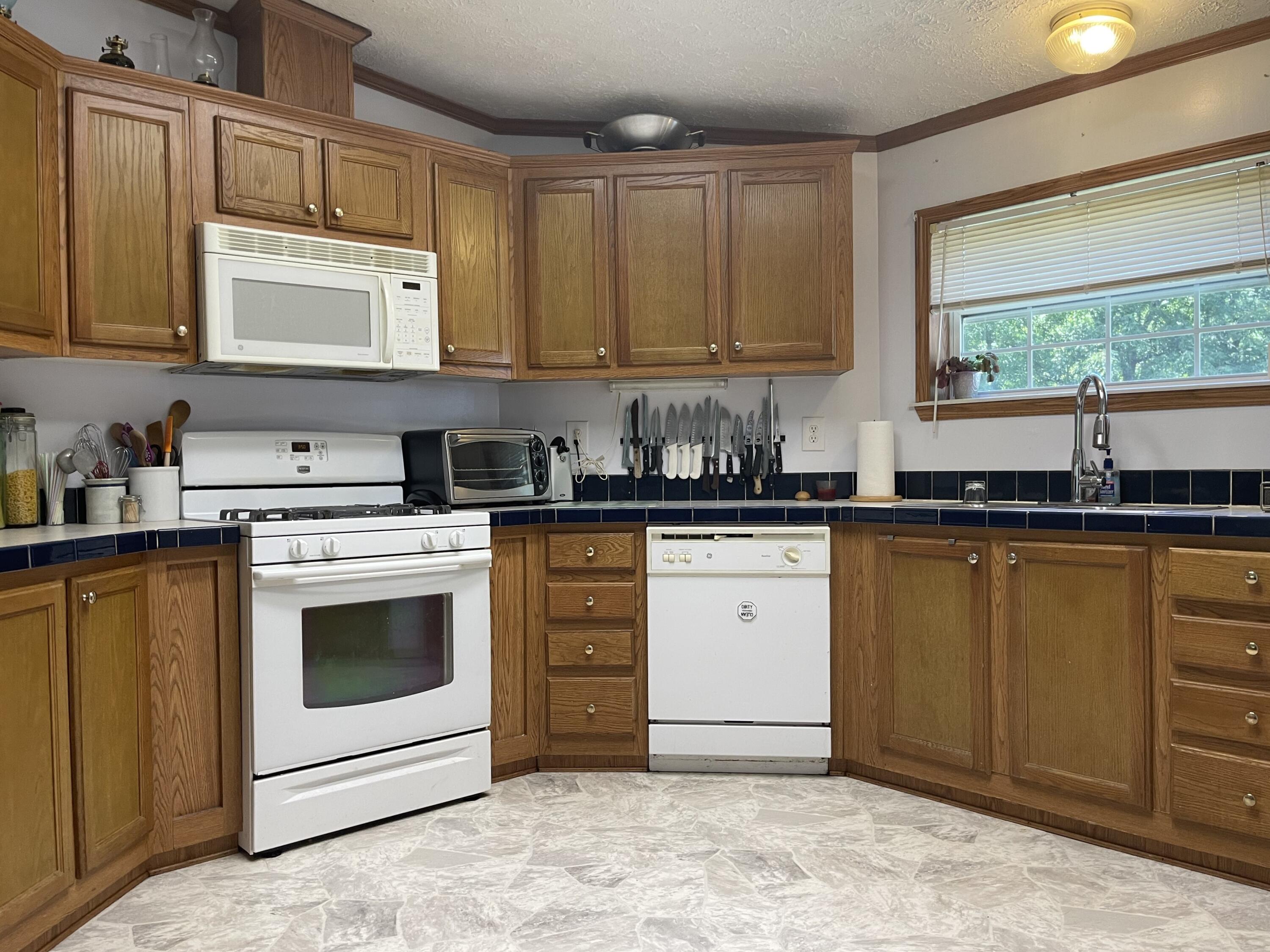4827 West Paradise Road Battle Creek, MI 49015 - Photo 11 of 19 11