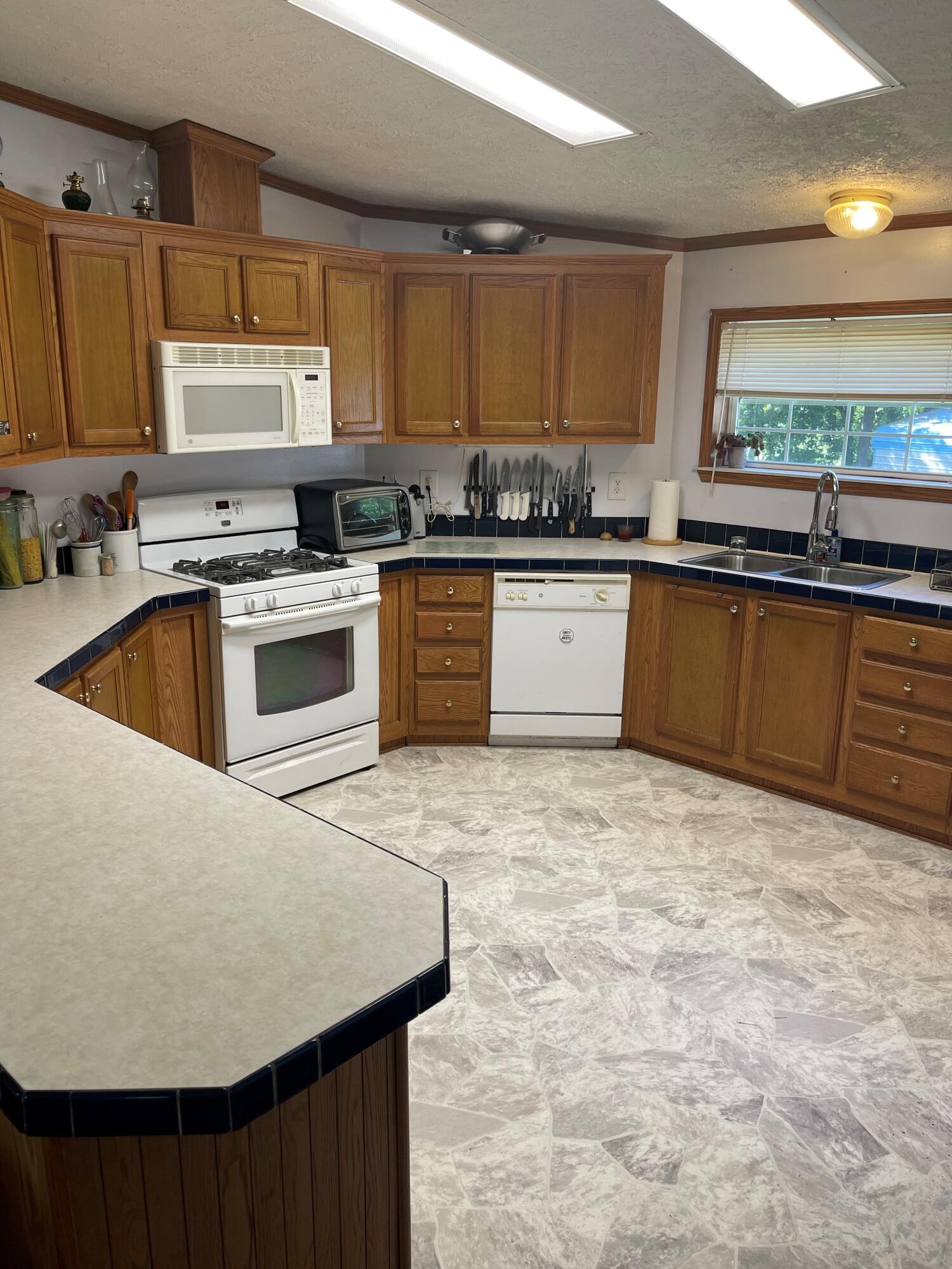 4827 West Paradise Road Battle Creek, MI 49015 - Photo 12 of 19 12