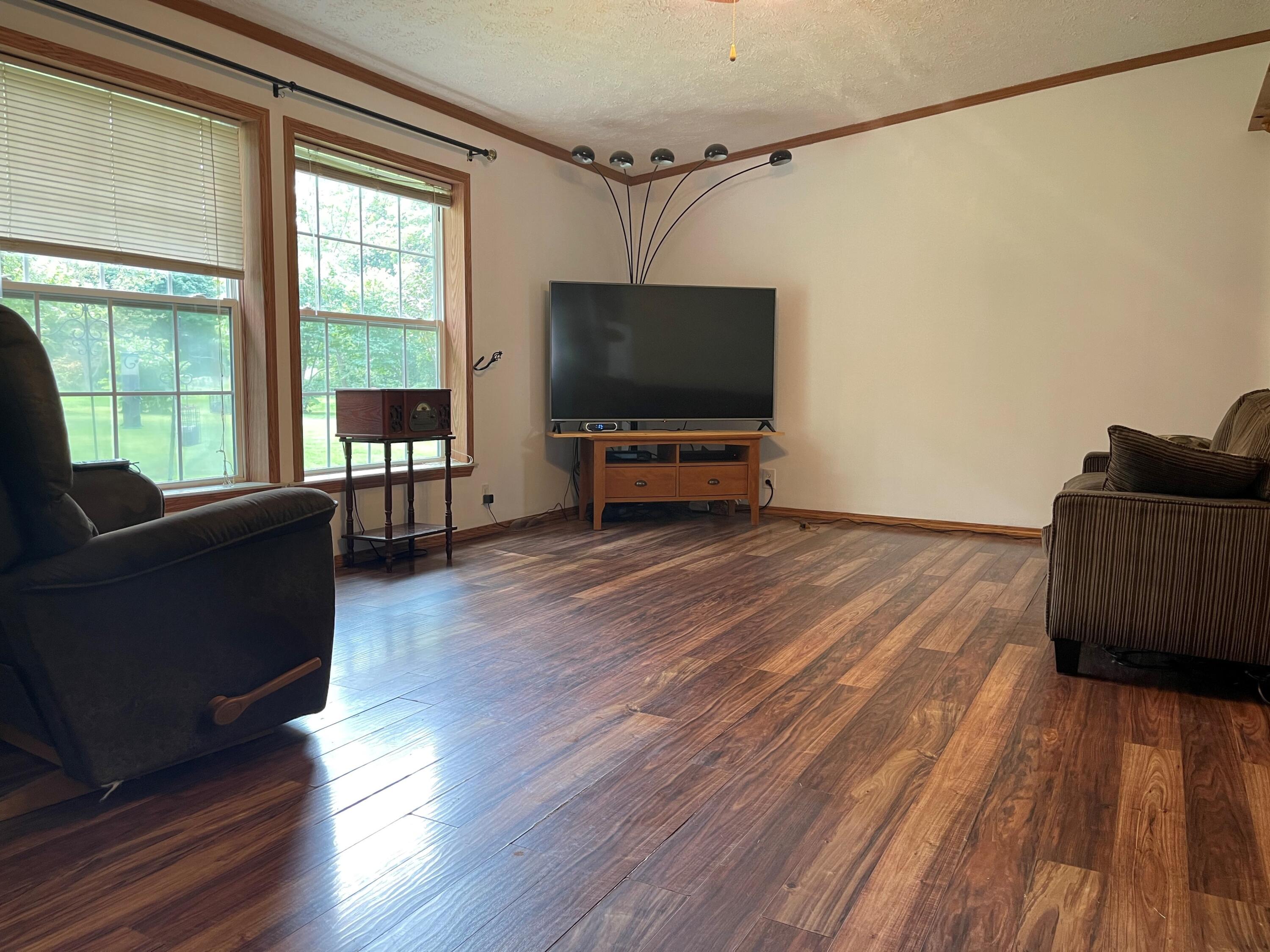 4827 West Paradise Road Battle Creek, MI 49015 - Photo 2 of 19 02