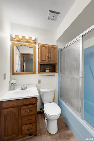 $299,900 | 209 Lake View Court, Colona, IL 61241