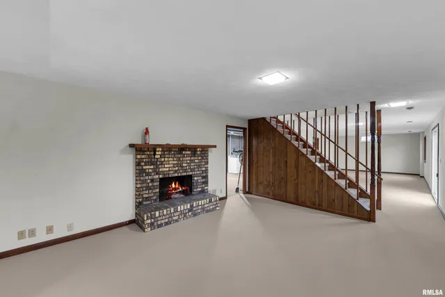 $299,900 | 209 Lake View Court, Colona, IL 61241