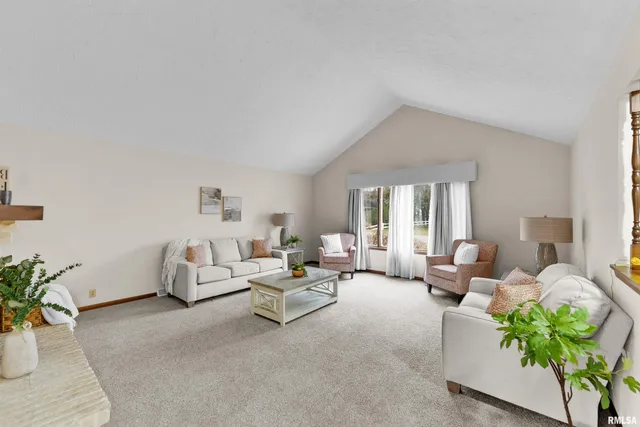 $299,900 | 209 Lake View Court, Colona, IL 61241