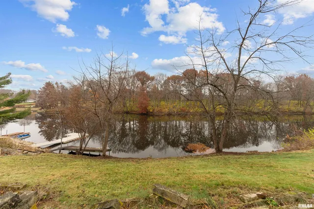 $299,900 | 209 Lake View Court, Colona, IL 61241