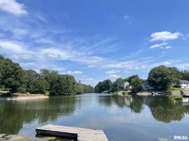 $299,900 | 209 Lake View Court, Colona, IL 61241