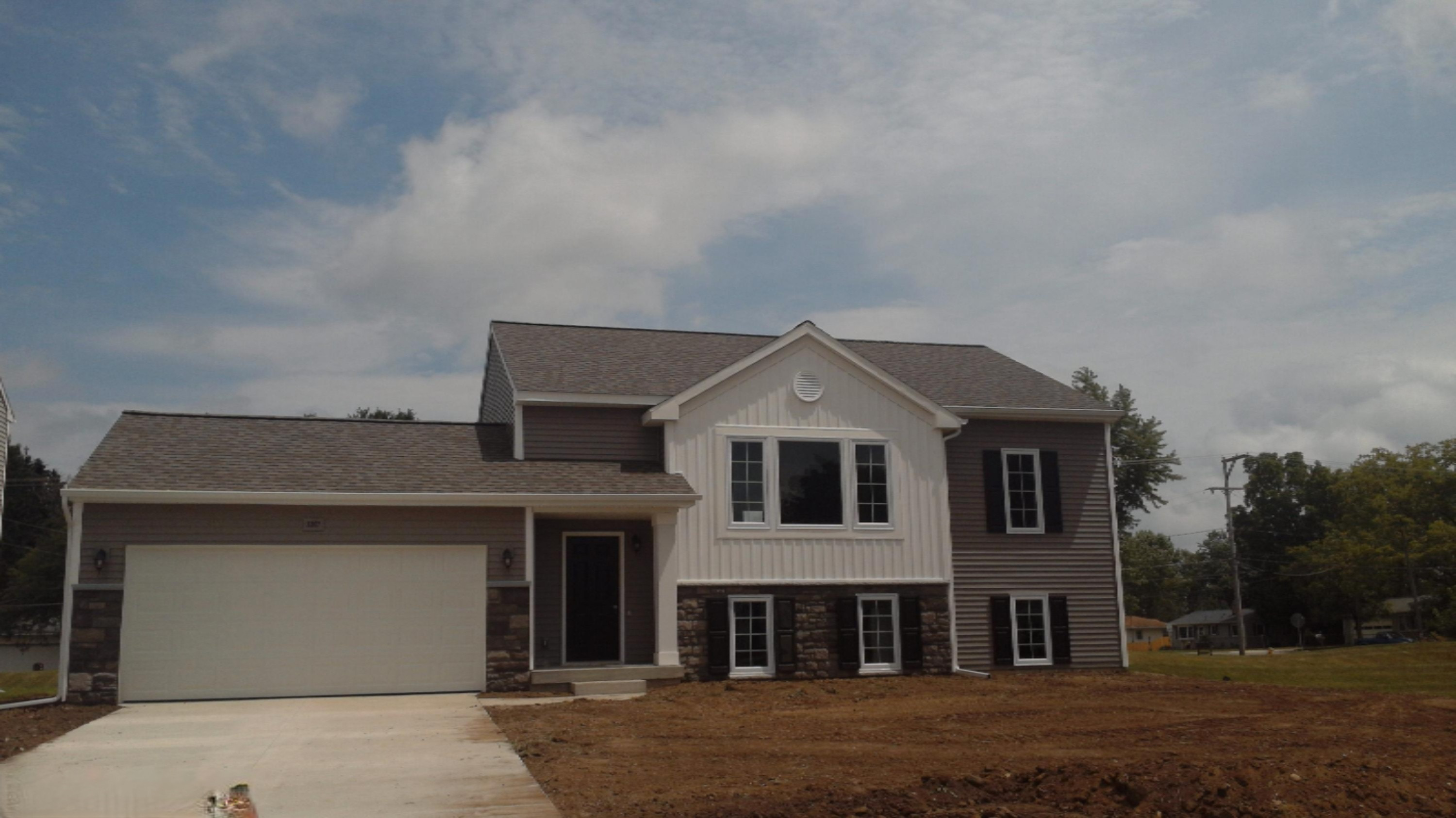 3207 Quarry Ridge Court Kalamazoo, MI 49006 - Photo 1 of 1 Exterior