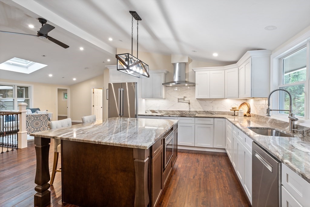 408 Taylor Road Stow, MA 01775 - Photo 7 of 38