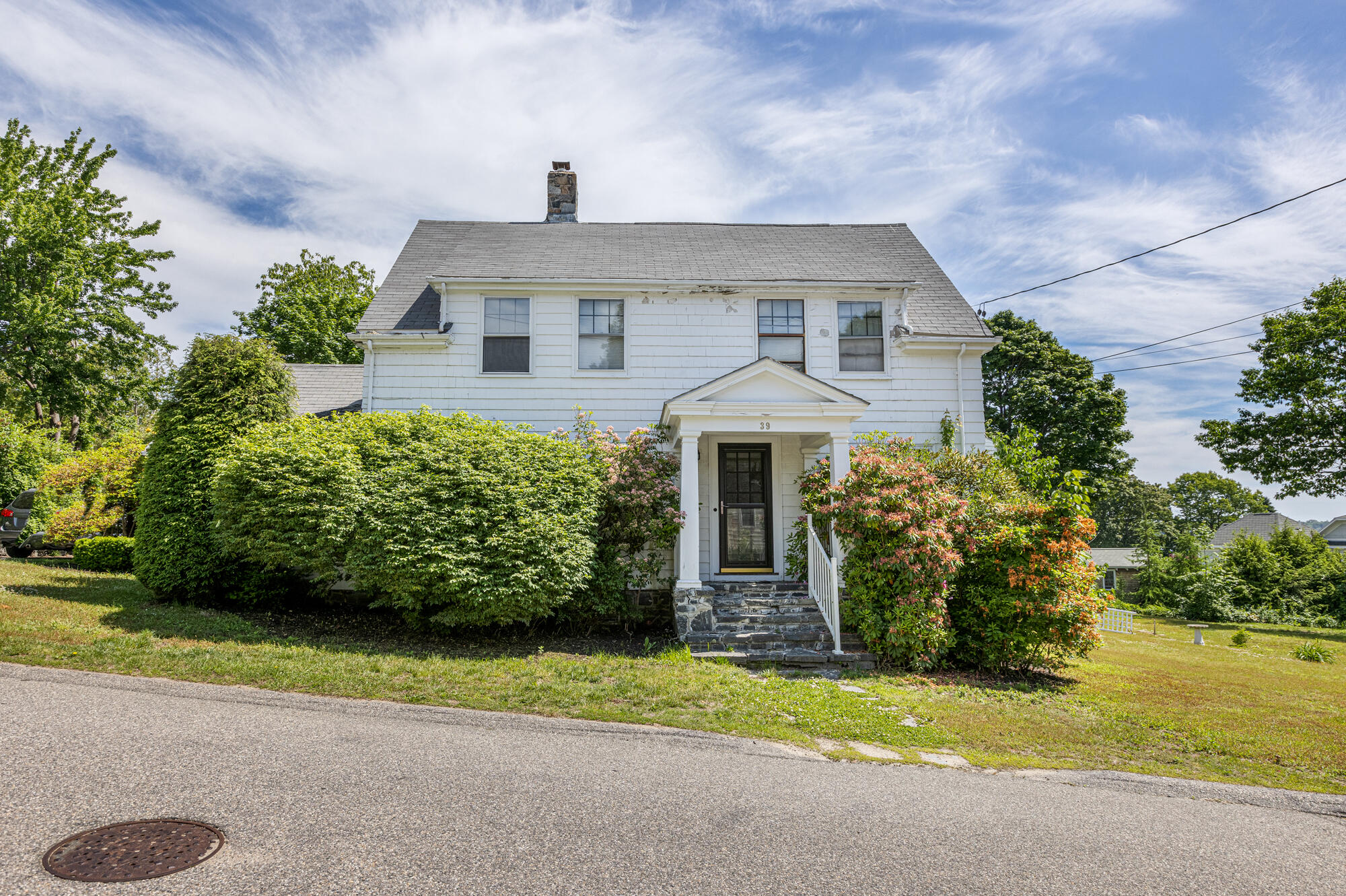 39 Ledge Road South Portland, ME 04106 - Photo 3 of 52 39 Ledge Rd - Exterior2