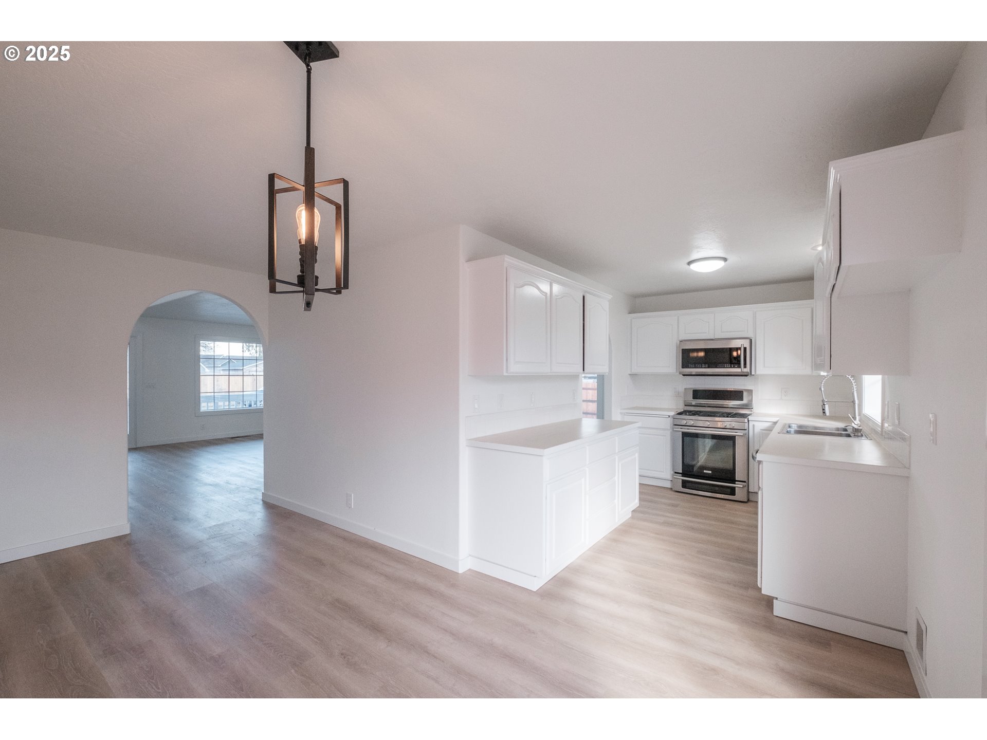 91223 Rustic Court Eugene, OR 97408 - Photo 12 of 47