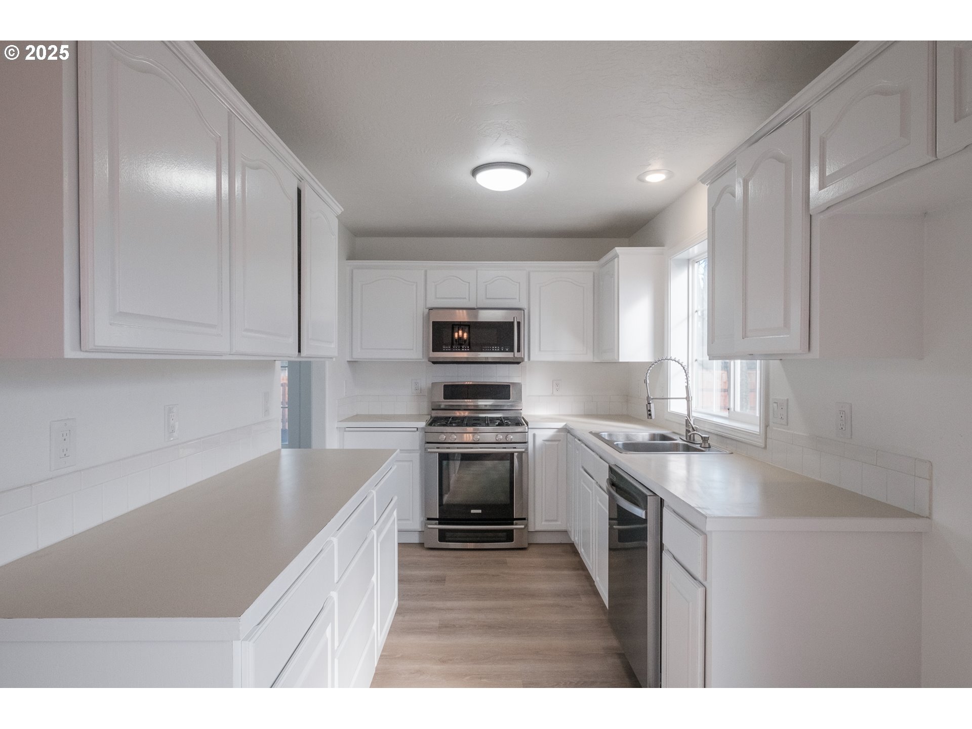 91223 Rustic Court Eugene, OR 97408 - Photo 13 of 47