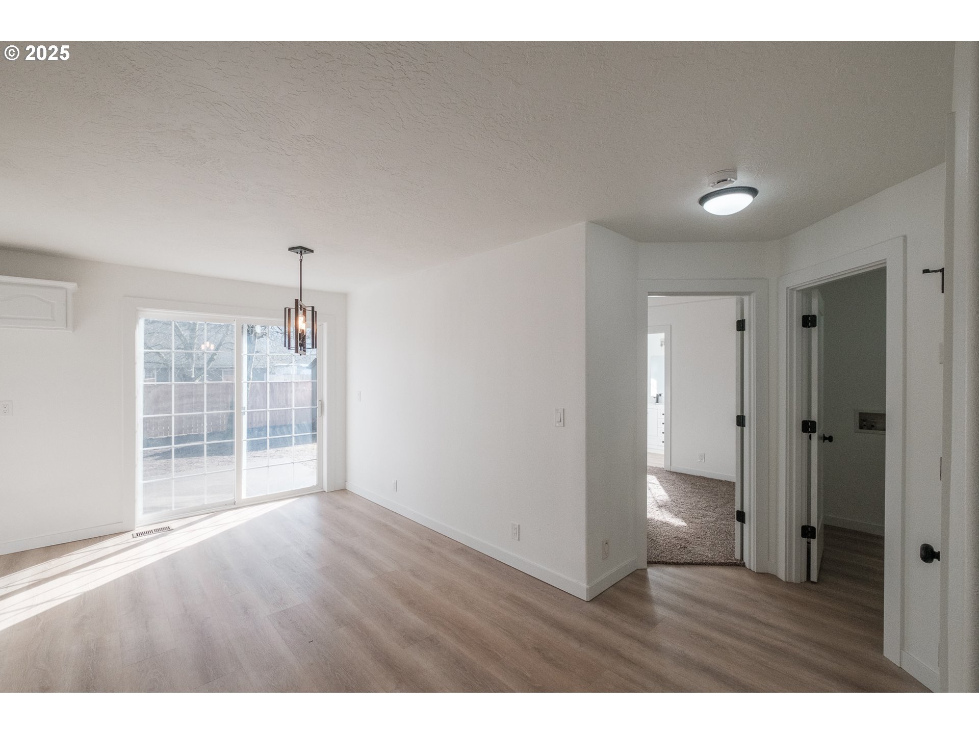 91223 Rustic Court Eugene, OR 97408 - Photo 19 of 47