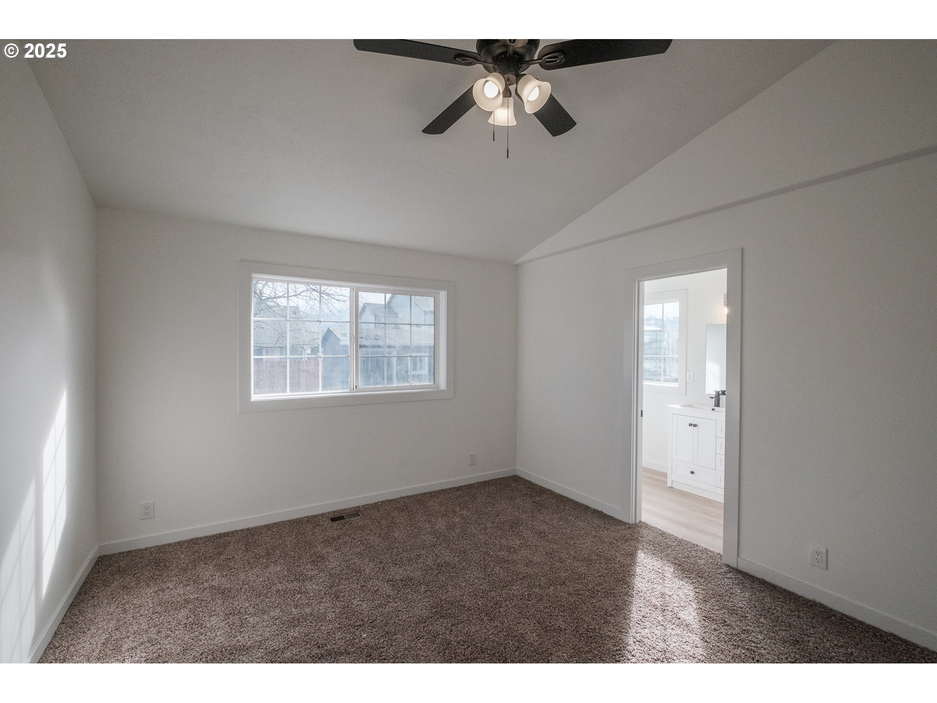 91223 Rustic Court Eugene, OR 97408 - Photo 23 of 47