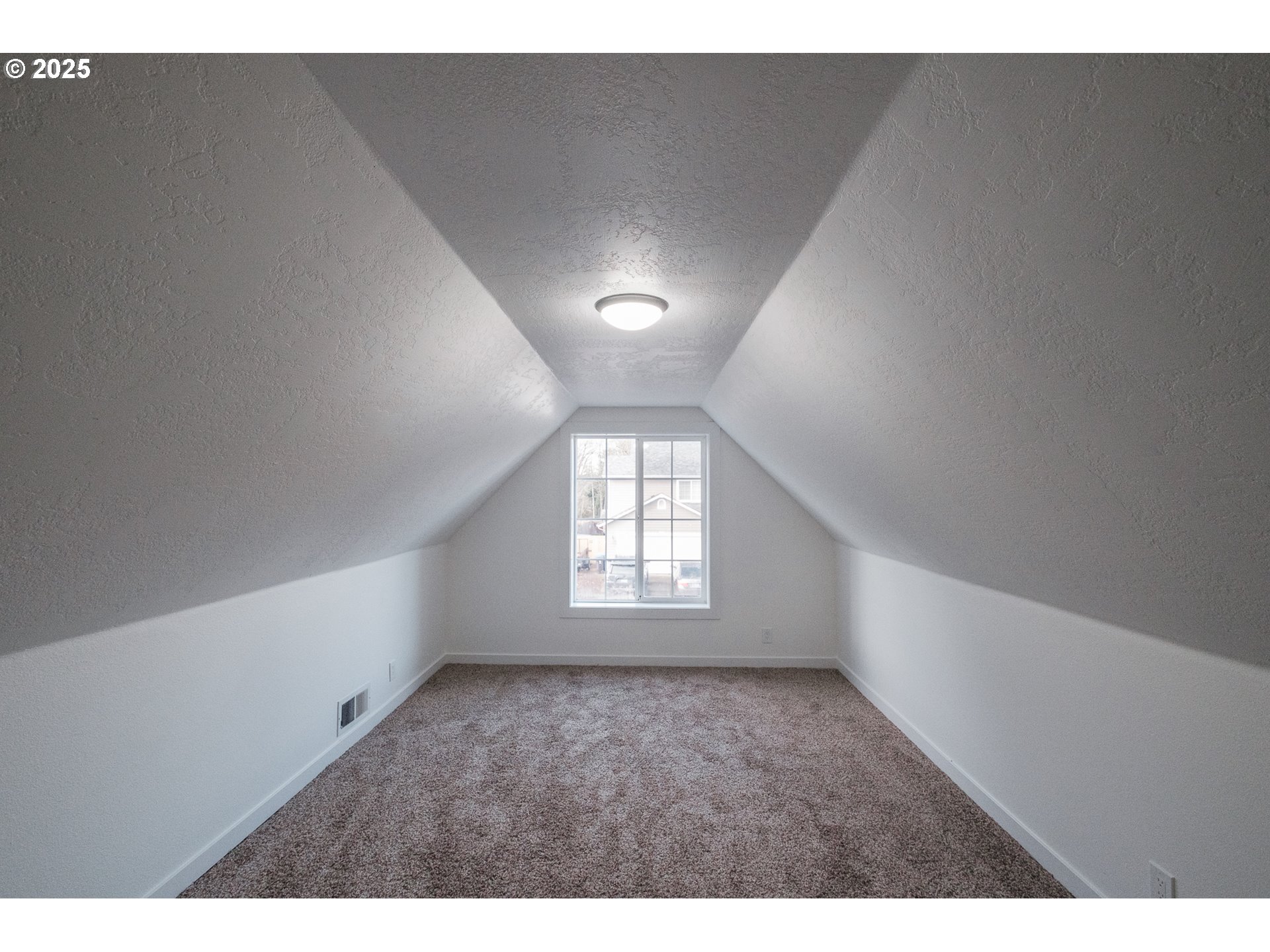 91223 Rustic Court Eugene, OR 97408 - Photo 38 of 47