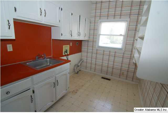 515 Polly Reed Road Northeast Birmingham, AL 35215 - Photo 8 of 20