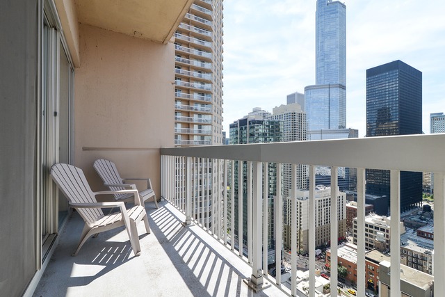 545 North Dearborn Street, Unit 3108 Chicago, IL 60654 - Photo 9 of 18