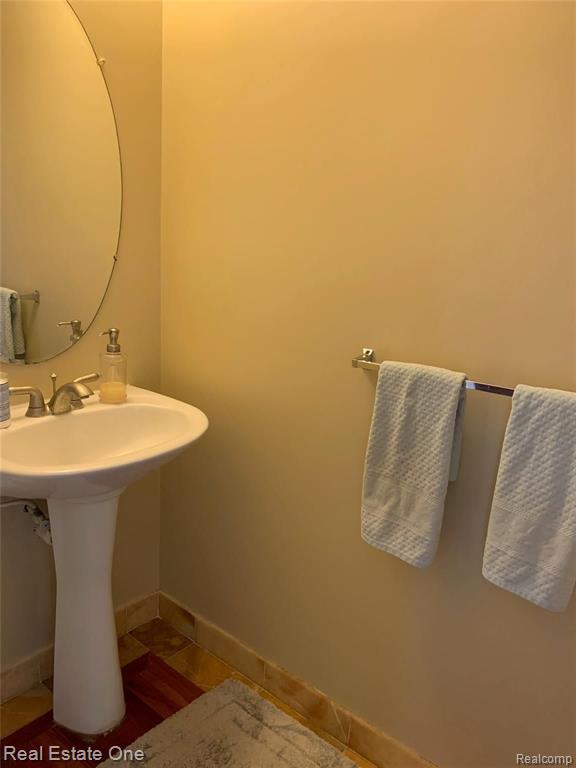 1558 Devon Lane, Unit 5 Troy, MI 48084 - Photo 17 of 19