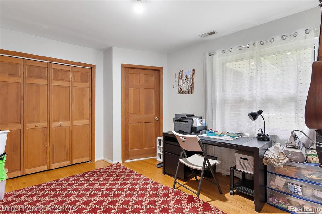 4059 Lincoln Road Bloomfield Hills, MI 48301 - Photo 10 of 19