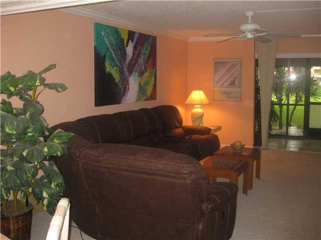 23345 Carolwood Lane, Unit 5109 Boca Raton, FL 33428 - Photo 7 of 14 Living Room