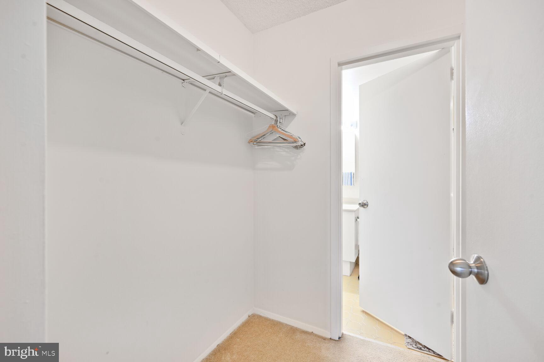 5225 Pooks Hill Road, Unit 1814N Bethesda, MD 20814 - Photo 9 of 31 a view of a hallway