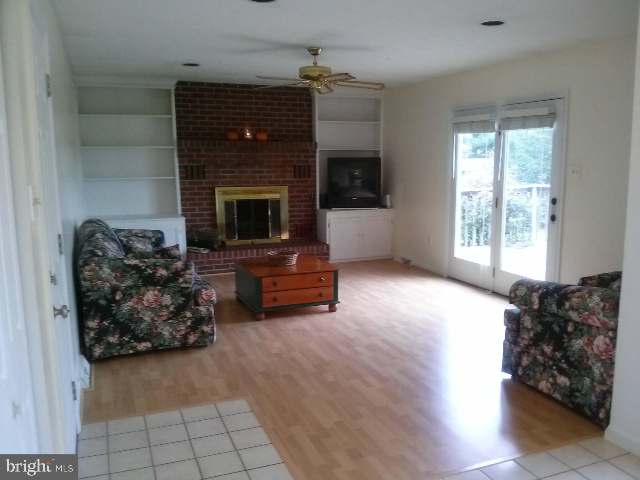 4715 Mt Carmel Road Hampstead, MD 21074 - Photo 15 of 29 Family Room