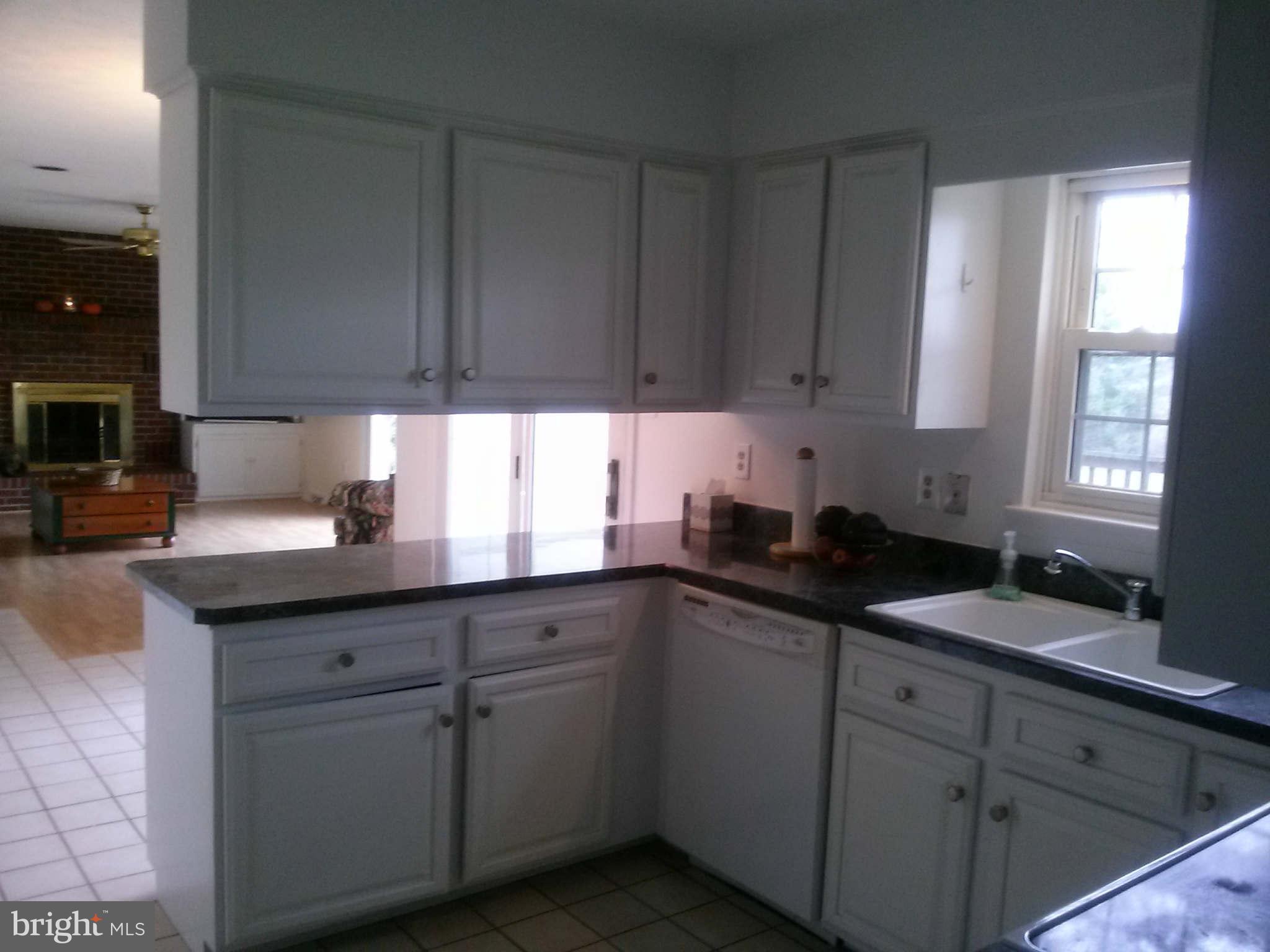 4715 Mt Carmel Road Hampstead, MD 21074 - Photo 10 of 29 Kitchen