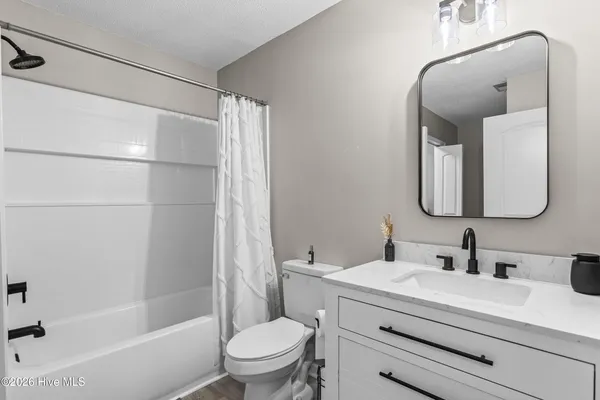 $1,600 | 612 Crissy Drive, Jacksonville, NC 28540