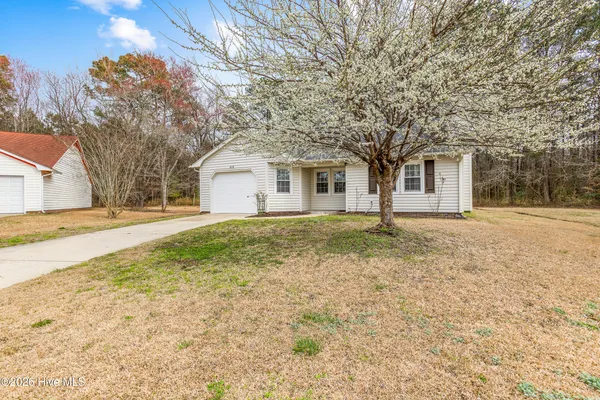 $1,600 | 612 Crissy Drive, Jacksonville, NC 28540