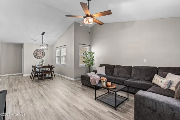 $1,600 | 612 Crissy Drive, Jacksonville, NC 28540