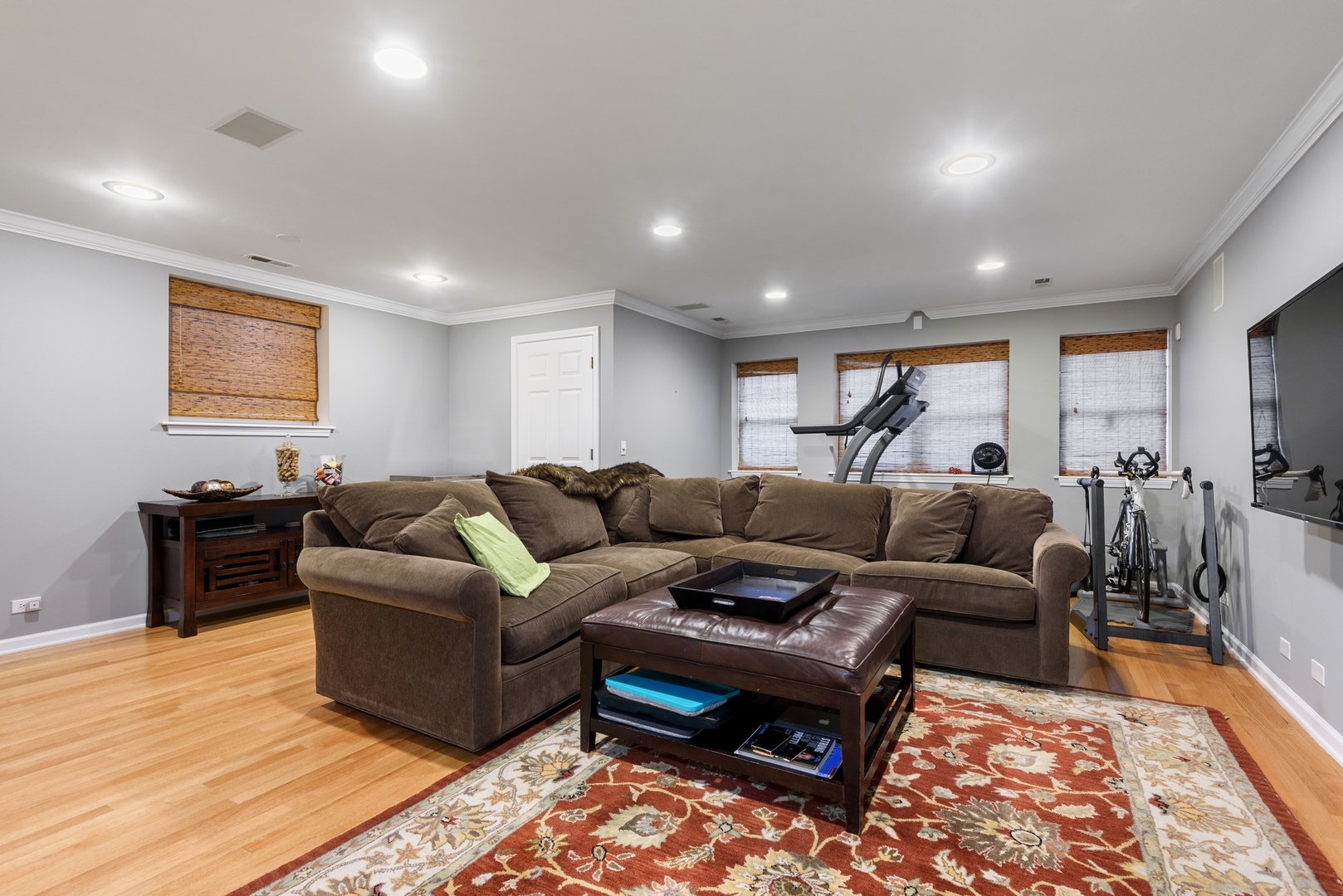 853 West Roscoe Street, Unit 1 Chicago, IL 60657 - Photo 15 of 23