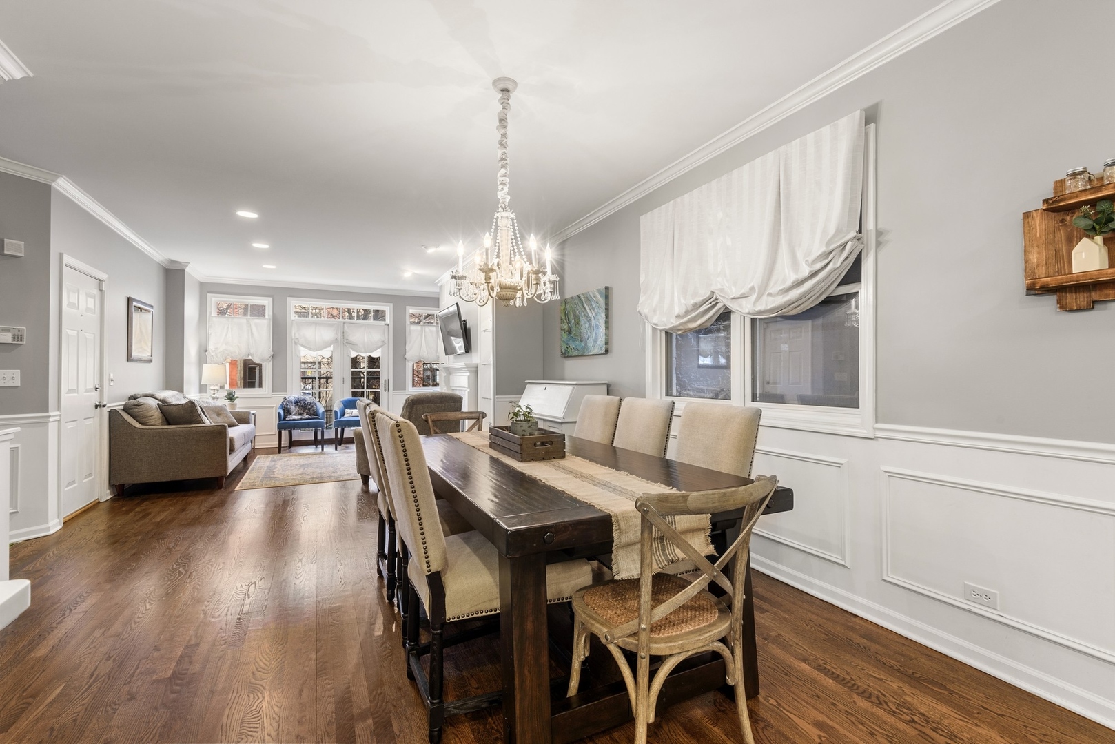 853 West Roscoe Street, Unit 1 Chicago, IL 60657 - Photo 8 of 23