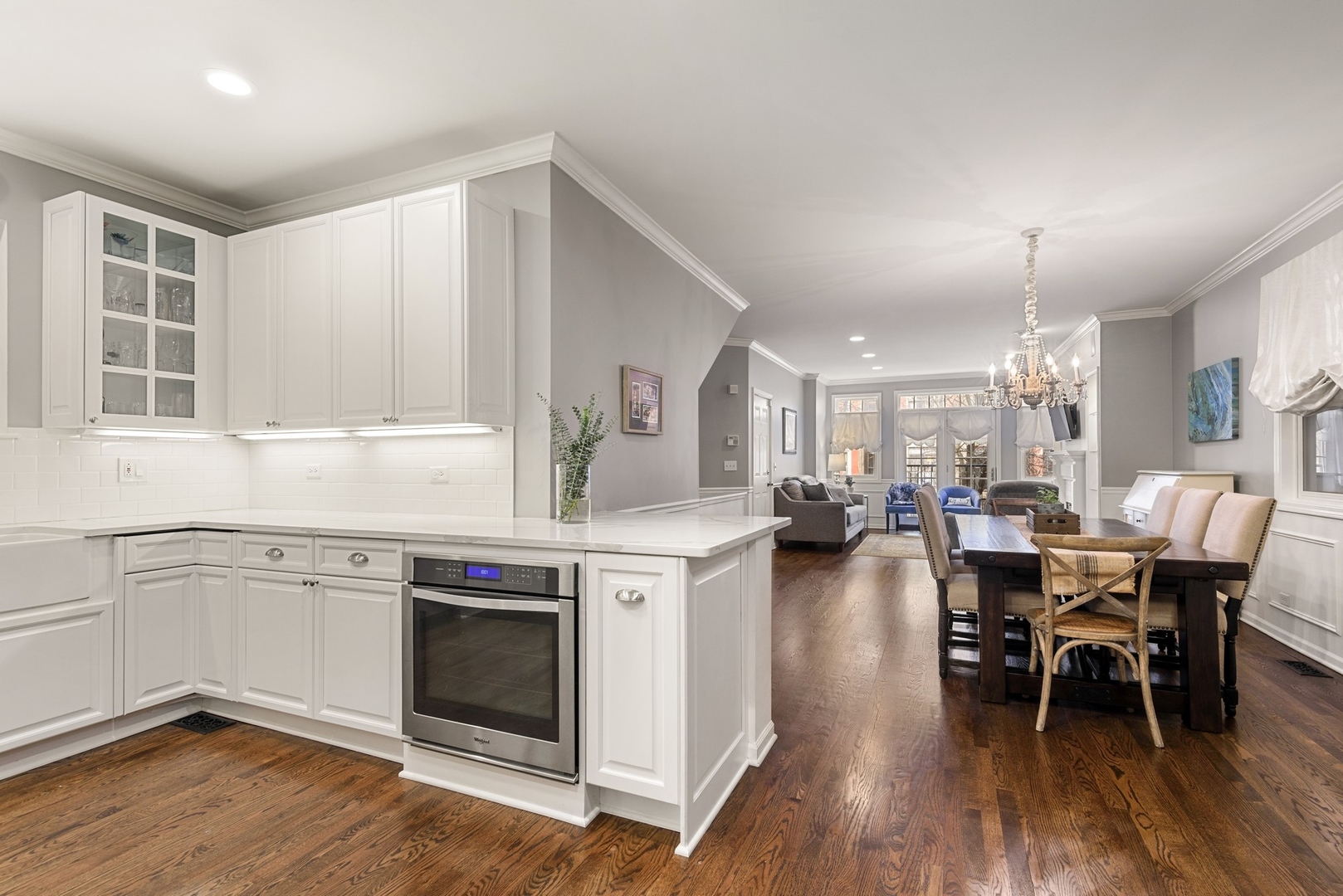 853 West Roscoe Street, Unit 1 Chicago, IL 60657 - Photo 9 of 23