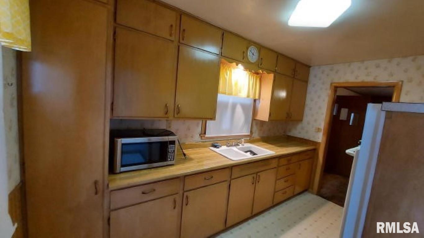 406 East A Street Alpha, IL 61413 - Photo 7 of 26 Gallery Image 7