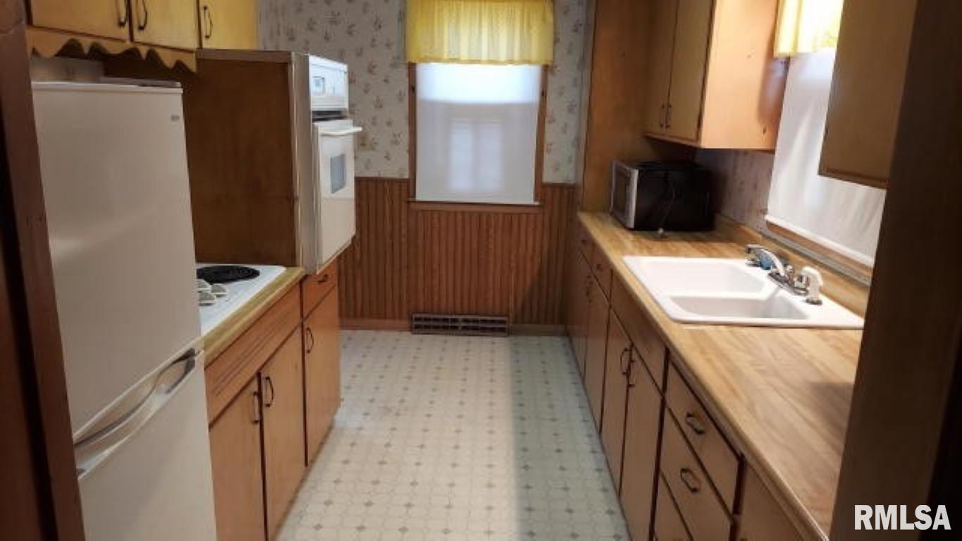 406 East A Street Alpha, IL 61413 - Photo 9 of 26 Gallery Image 9