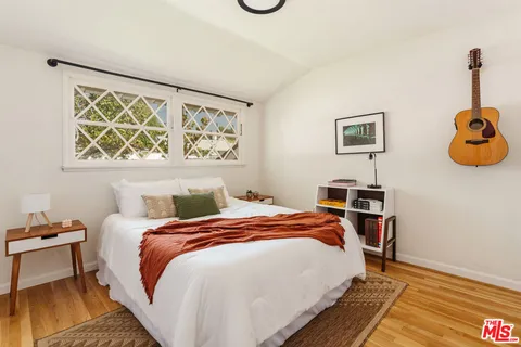 $985,000 | 11530 Swinton Avenue, Granada Hills, CA 91344