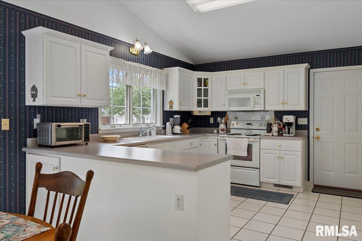 6282 Westwind Drive Springfield, IL 62711 - Photo 16 of 42 Gallery Image 16