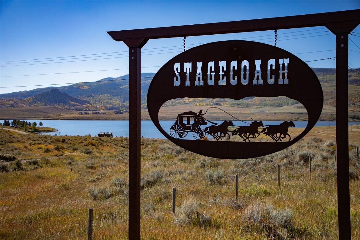 Tbd Tbd Oak Creek, CO 80467 - Photo 2 of 3 a view of a balcony with a table