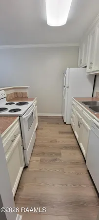 $1,175 | 220 Doucet Road, Unit 230D, Lafayette, LA 70503