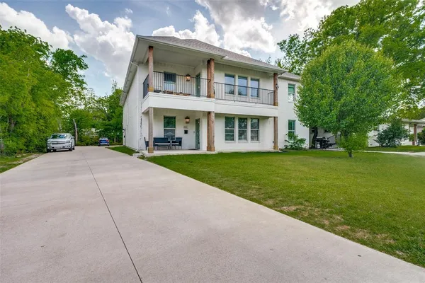 a front view of house with yard
