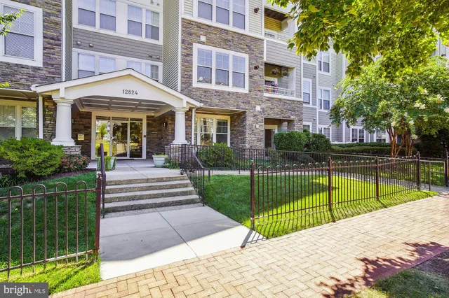 $2,750 | 12824 Clarksburg Square Road, Unit 102, Clarksburg, MD 20871
