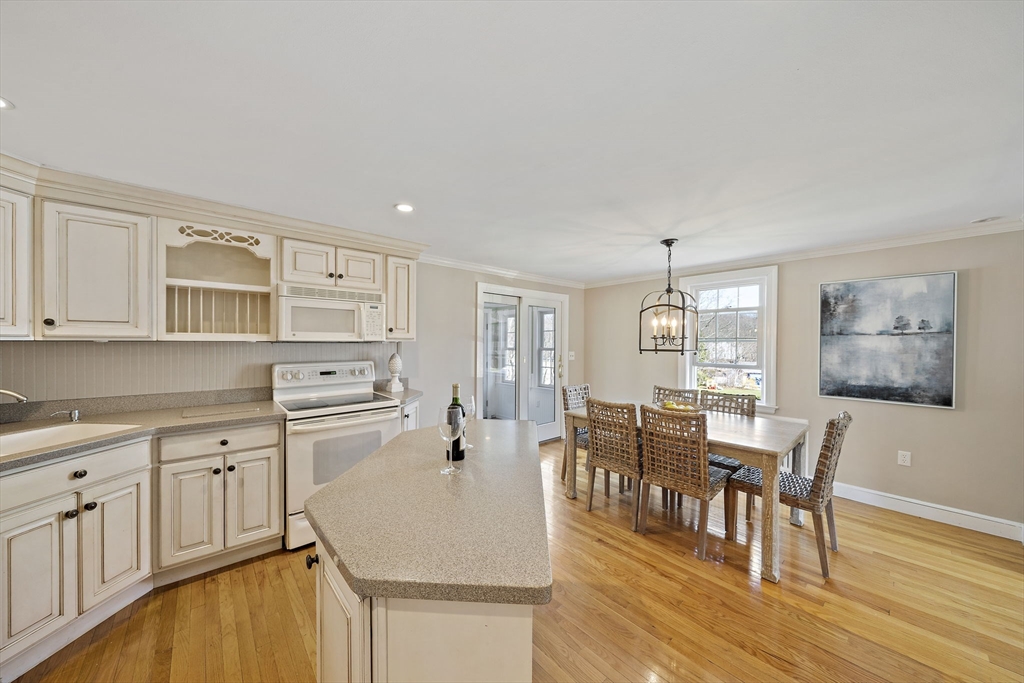 25 Riley Avenue Weymouth, MA 02189 - Photo 3 of 42