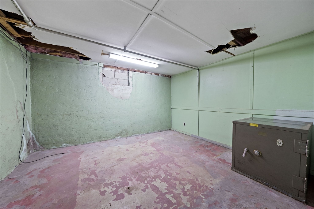 25 Riley Avenue Weymouth, MA 02189 - Photo 32 of 42