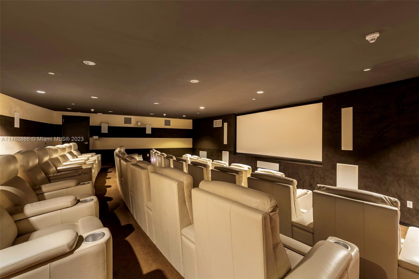 900 Biscayne Boulevard, Unit 5012 Miami, FL 33132 - Photo 27 of 27 a view of a room with gym equipment