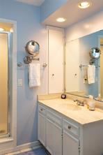 8901 Sawleaf Road Indianapolis, IN 46260 - Photo 17 of 25 Gallery Image 17