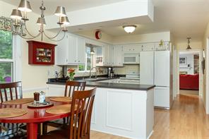 8901 Sawleaf Road Indianapolis, IN 46260 - Photo 7 of 25 Gallery Image 7