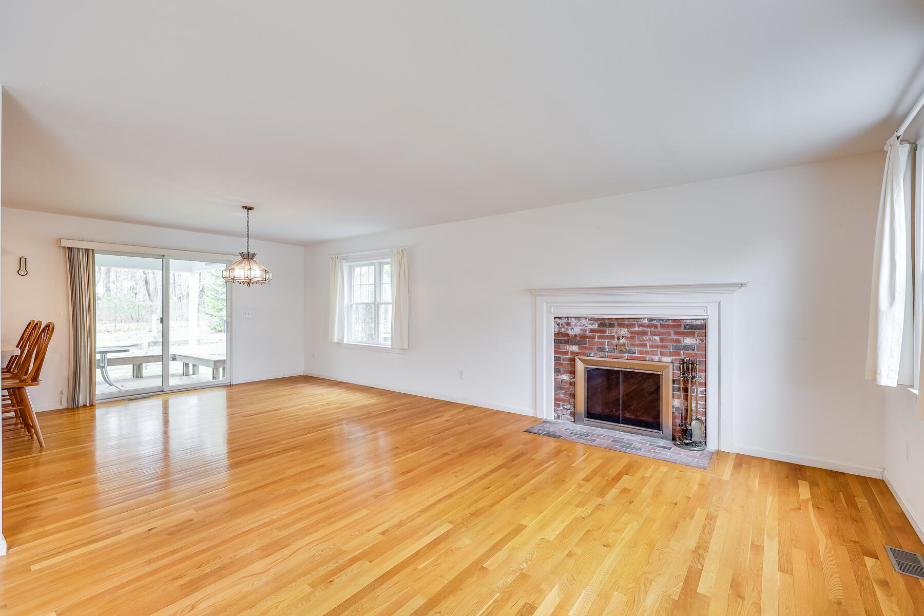 23 Courtney Road Harwich, MA 02645 - Photo 10 of 61 Living Room